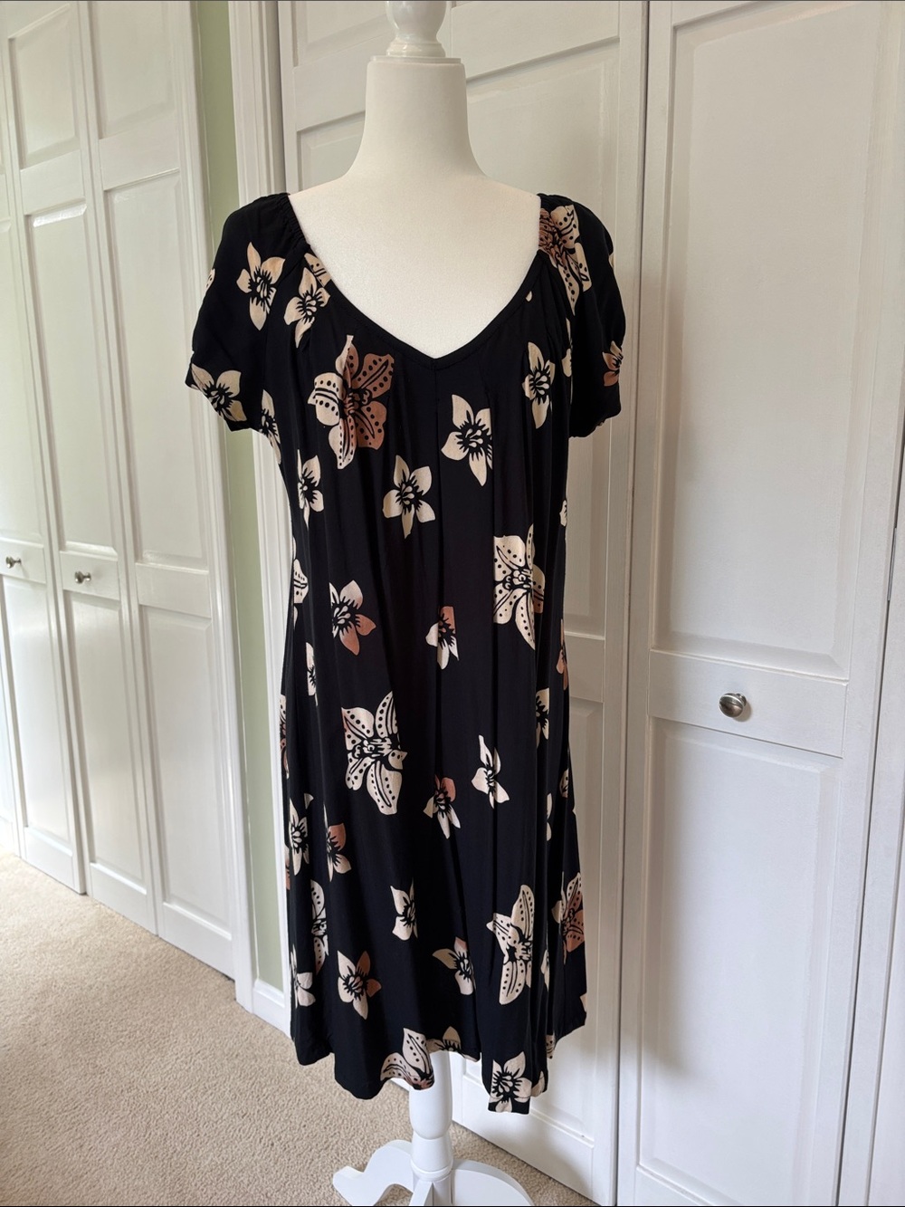Black Floral Midi Dress - Comfortable V-Neck Everyday Dress